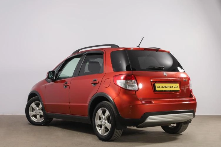 Suzuki SX4 4 из 6