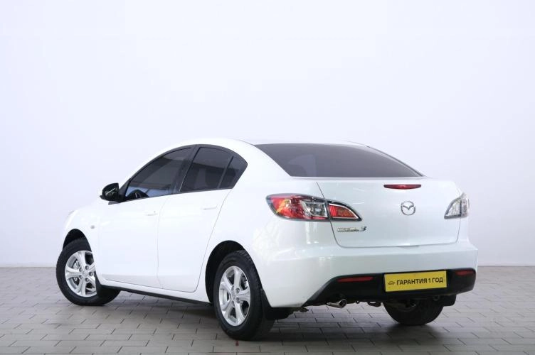 Mazda 3 4 из 6