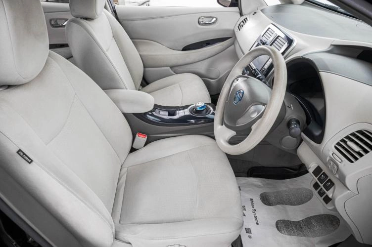Nissan Leaf 8 из 22