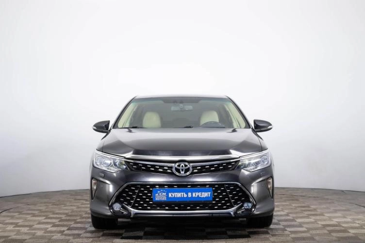 Toyota Camry 2 из 6
