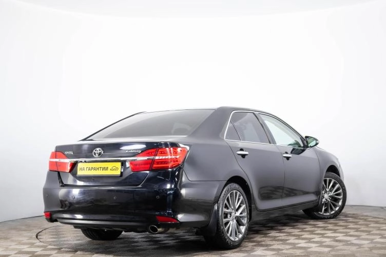Toyota Camry 4 из 6