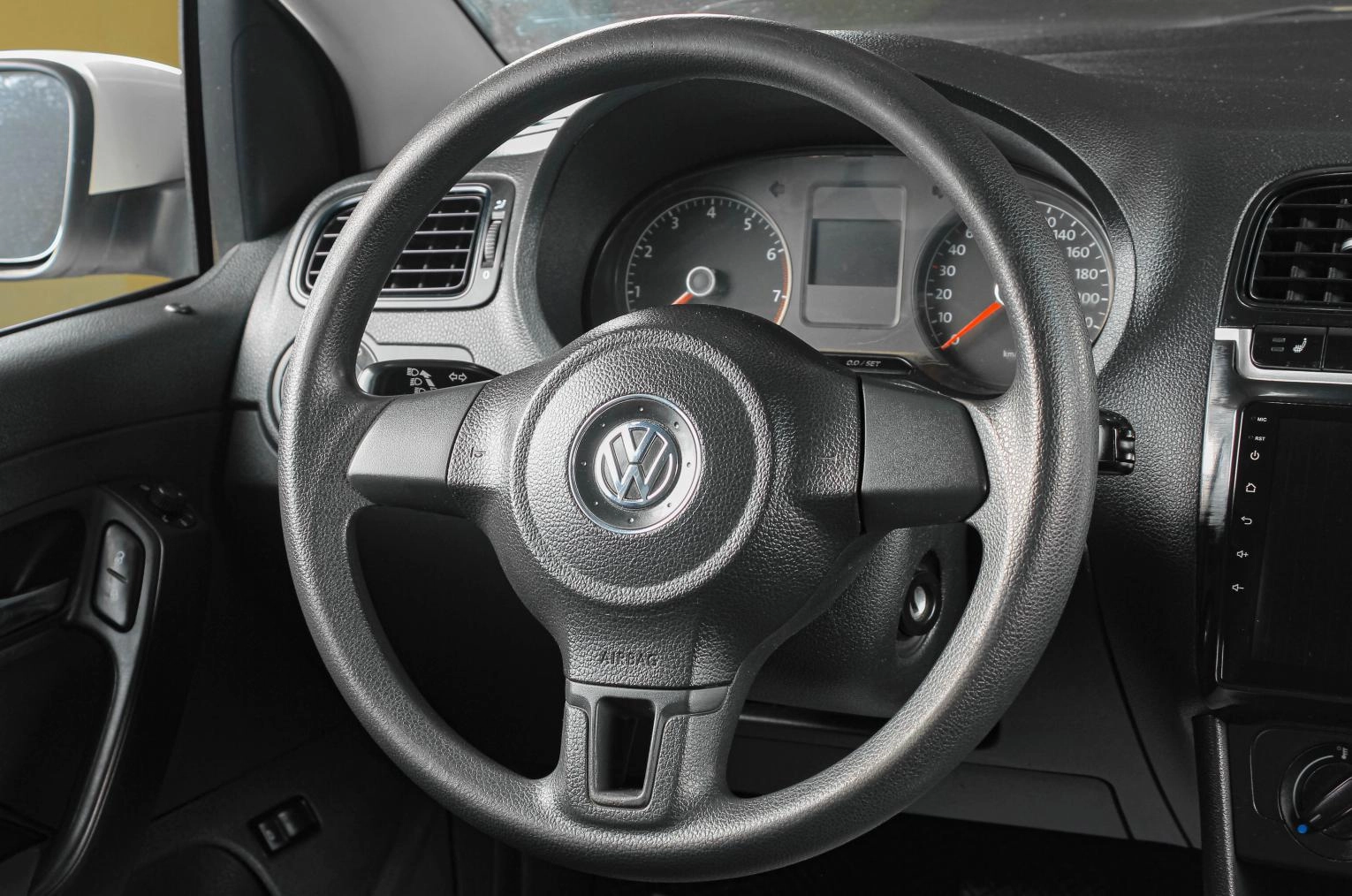 Volkswagen Polo 11 из 16