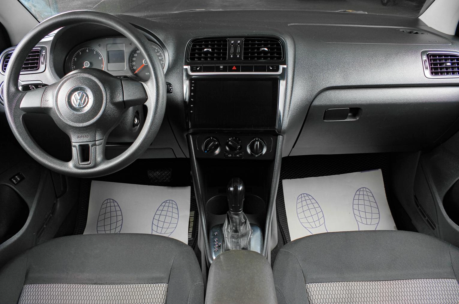 Volkswagen Polo 12 из 16