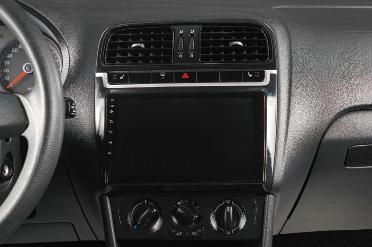 Volkswagen Polo 14 из 16
