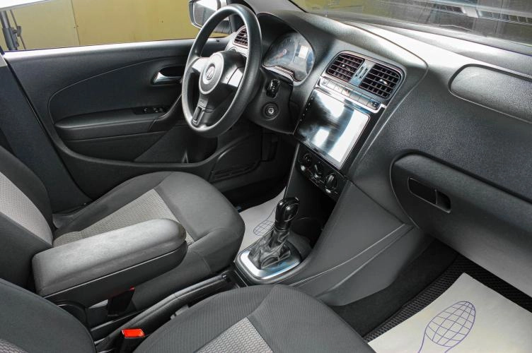 Volkswagen Polo 10 из 16