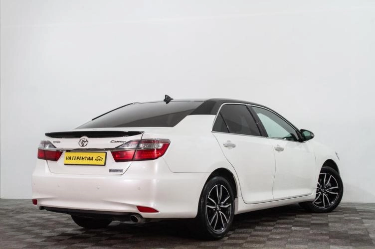 Toyota Camry 4 из 6