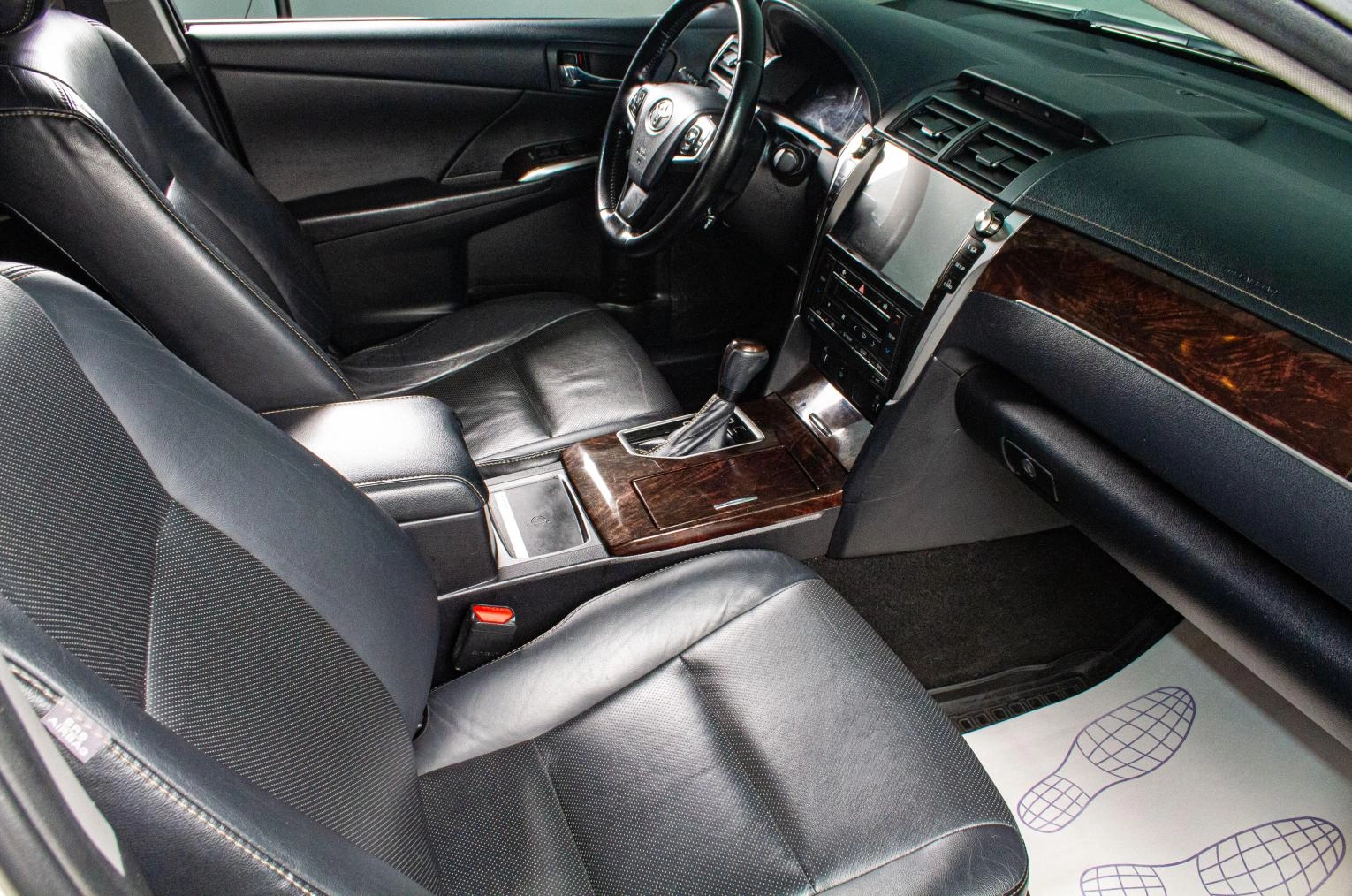 Toyota Camry 10 из 18