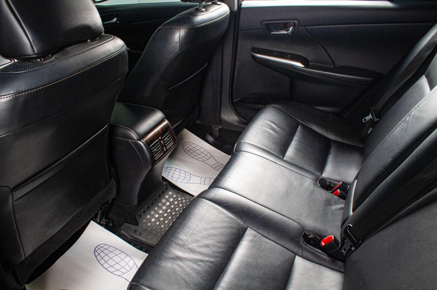 Toyota Camry 17 из 18