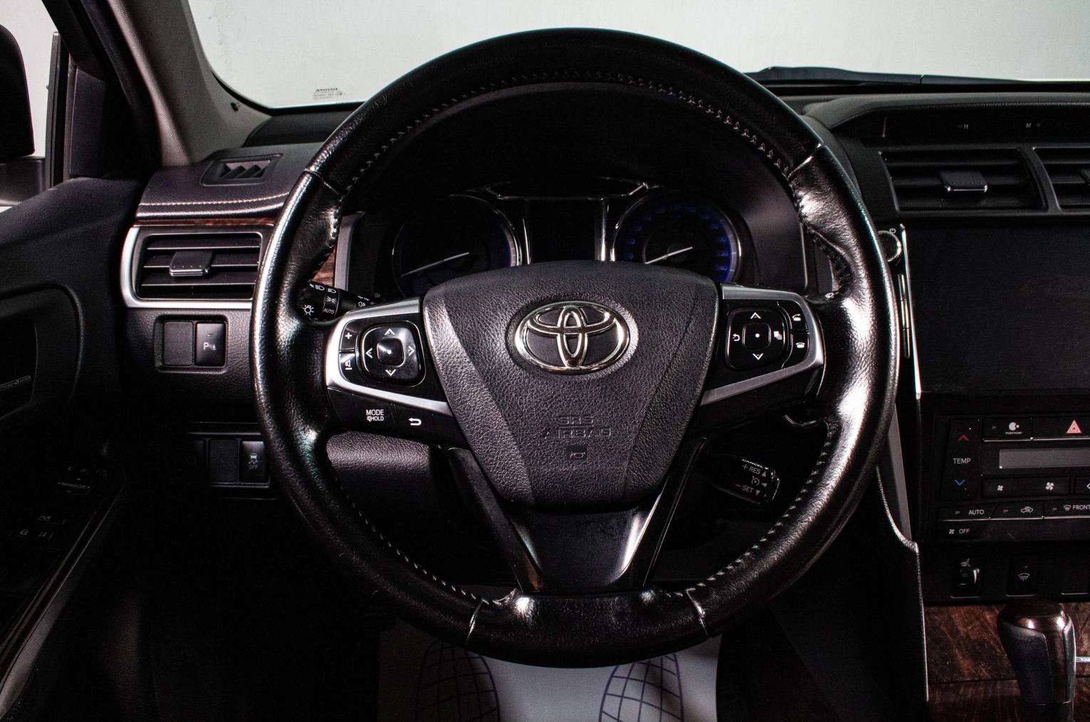Toyota Camry 11 из 18