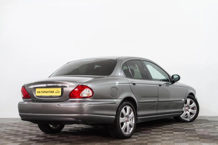 Jaguar X-type 4 из 6
