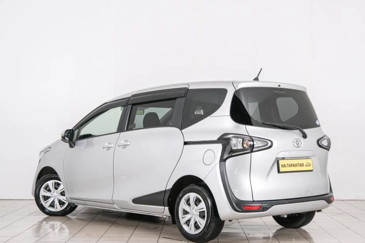 Toyota Sienta 4 из 6