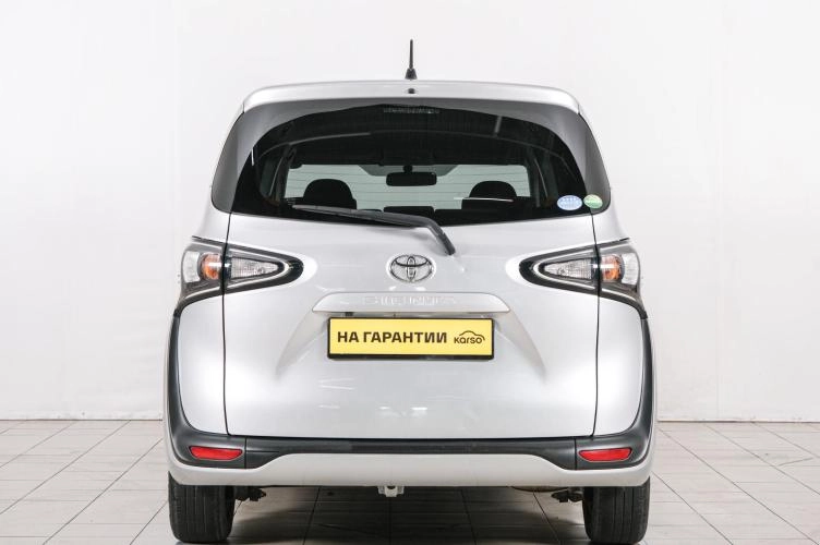 Toyota Sienta 5 из 6
