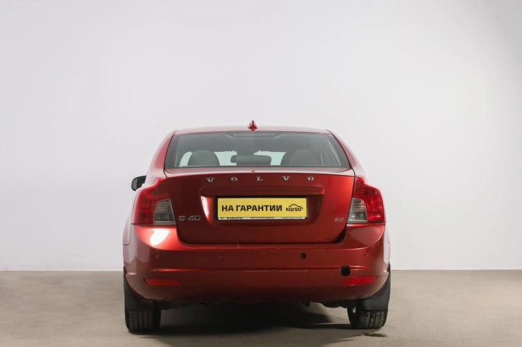Volvo S40 5 из 6