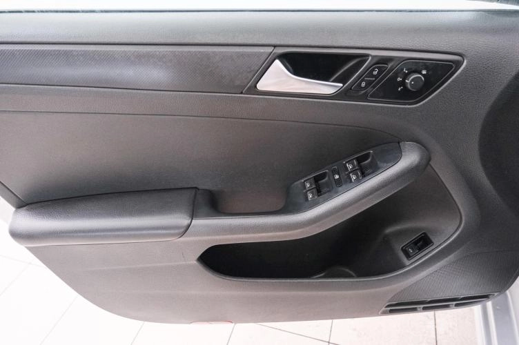 Volkswagen Jetta 18 из 21