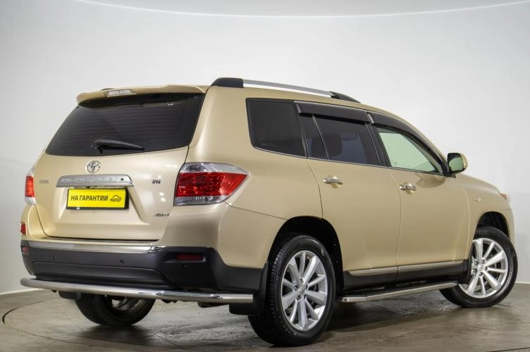 Toyota Highlander 4 из 6