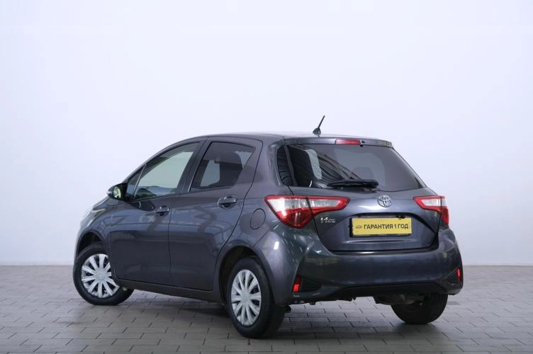 Toyota Vitz 4 из 6