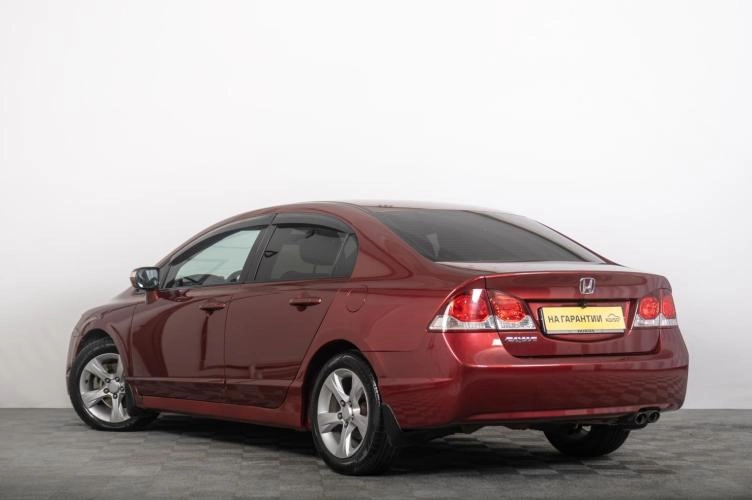 Honda Civic 4 из 6