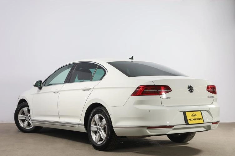 Volkswagen Passat 4 из 6