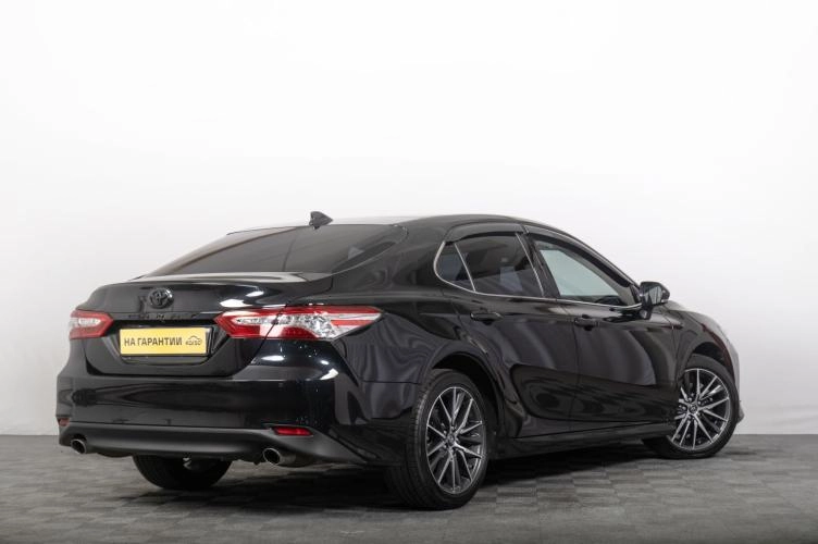 Toyota Camry 5 из 6