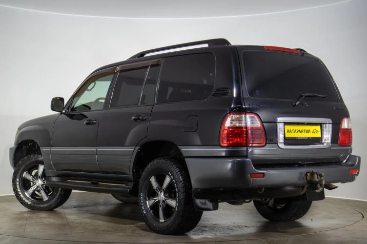Lexus LX 6 из 6