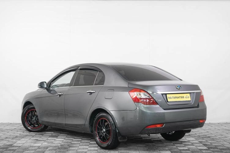 Geely Emgrand EC7 4 из 6