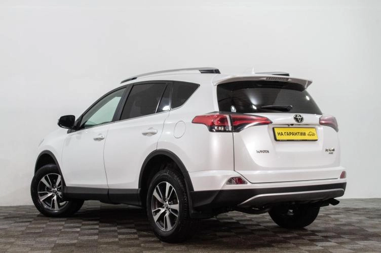 Toyota RAV4 6 из 6