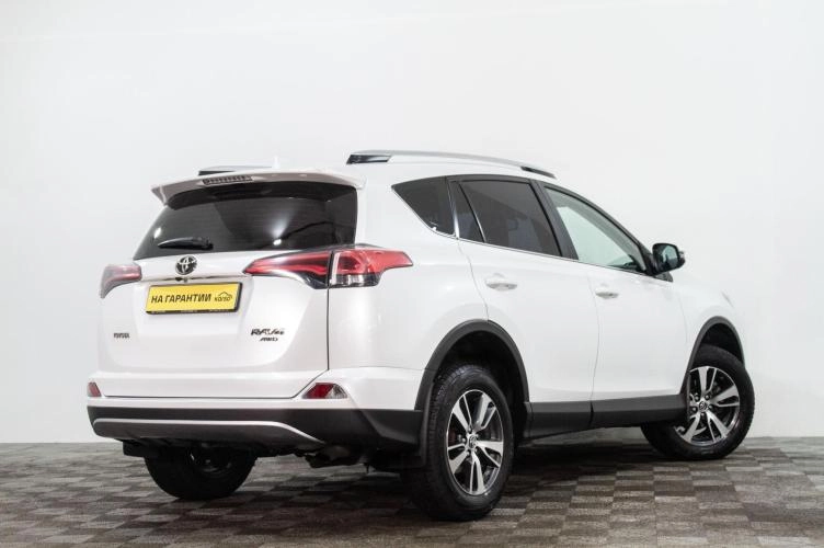 Toyota RAV4 4 из 6