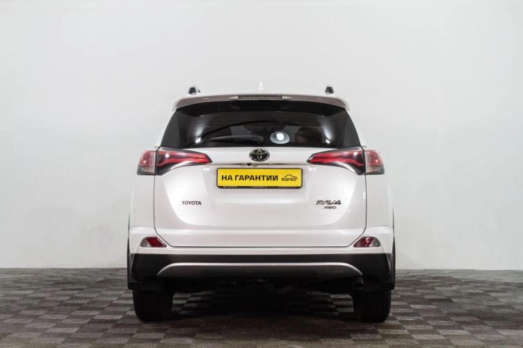 Toyota RAV4 5 из 6