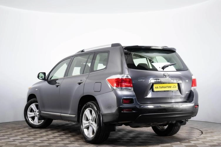 Toyota Highlander 6 из 6