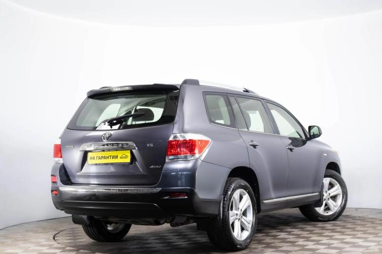 Toyota Highlander 4 из 6