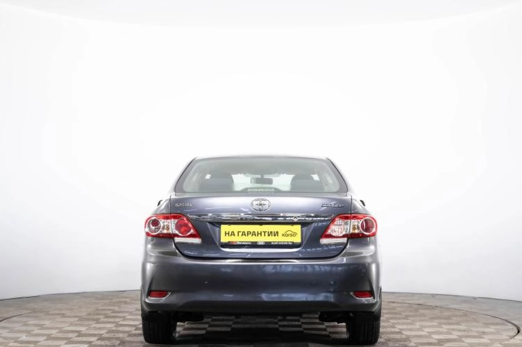 Toyota Corolla 5 из 6