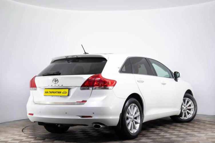 Toyota Venza 4 из 6