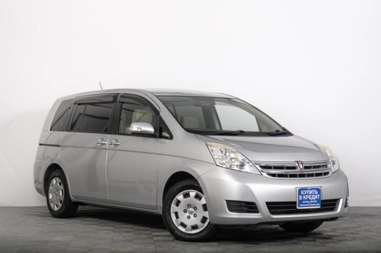 Toyota Isis 1 из 6