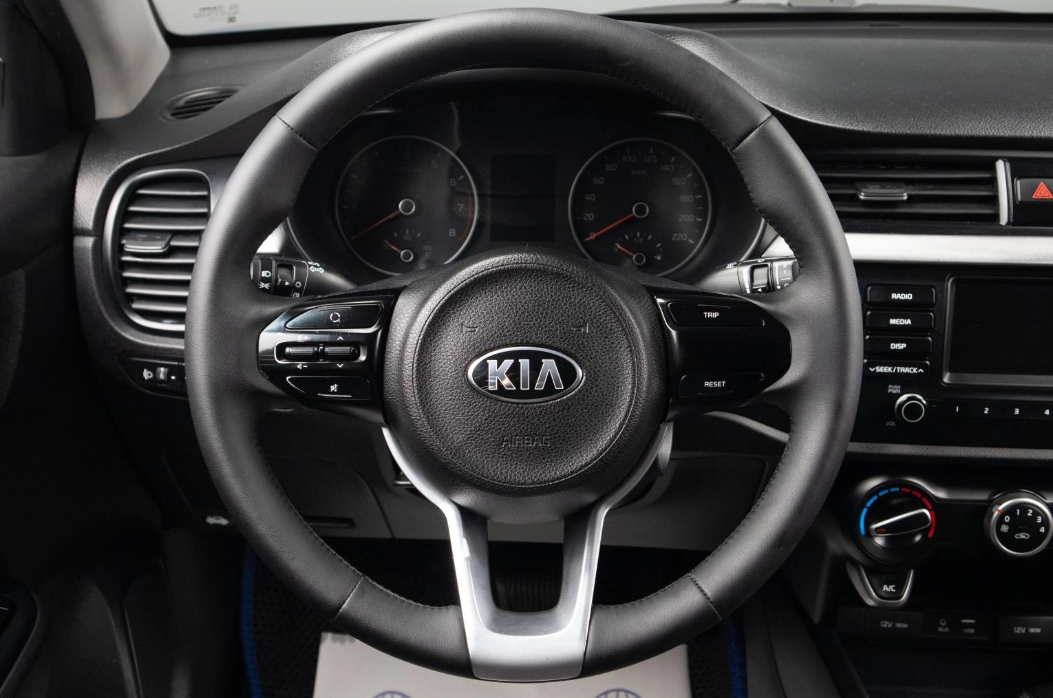 KIA Rio 9 из 21