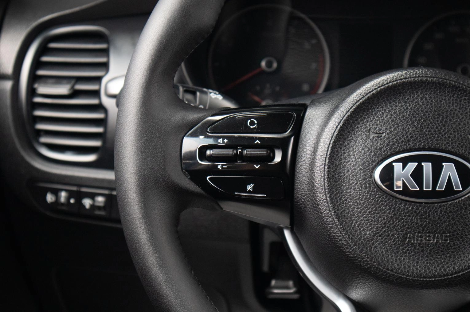 KIA Rio 11 из 21