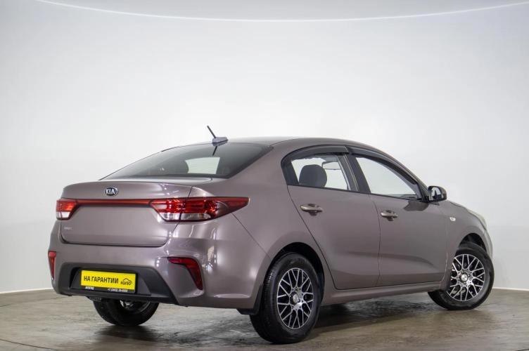 KIA Rio 4 из 6