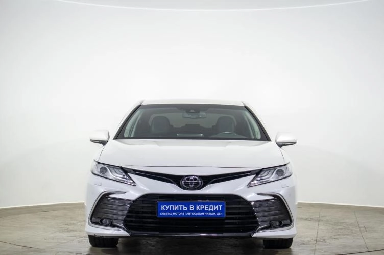 Toyota Camry 2 из 6