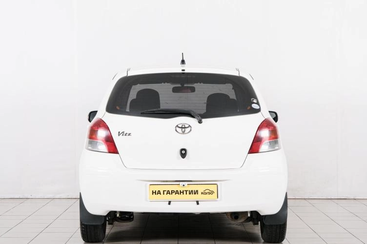Toyota Vitz 5 из 6
