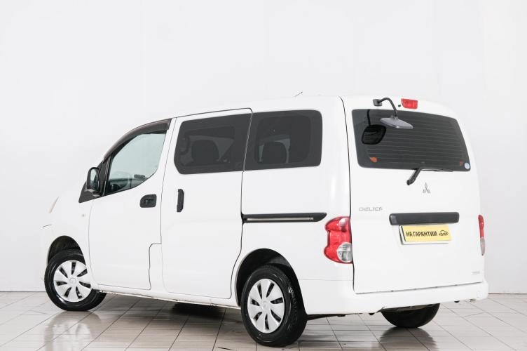 Mitsubishi Delica 4 из 6