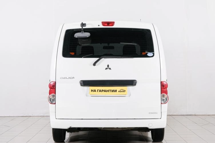 Mitsubishi Delica 5 из 6
