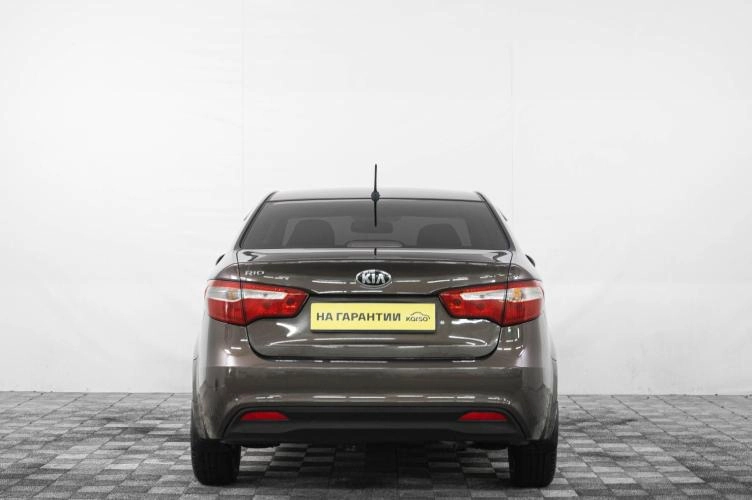 KIA Rio 5 из 6