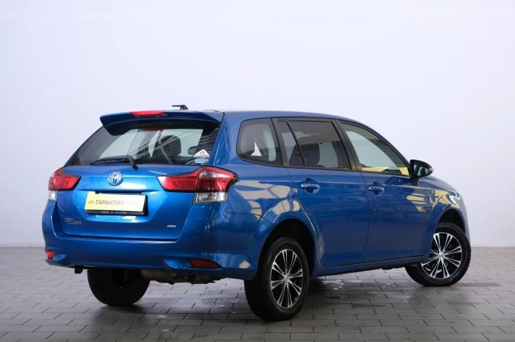 Toyota Corolla Fielder 6 из 6