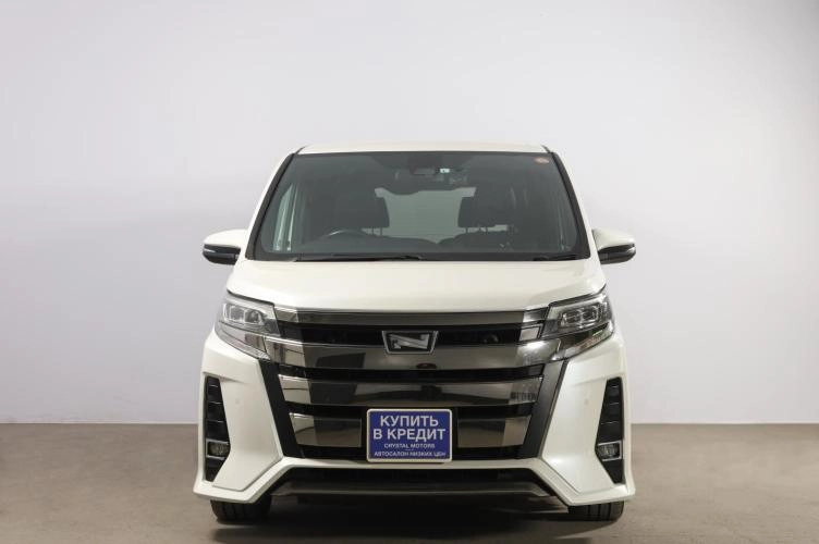 Toyota Noah 2 из 6