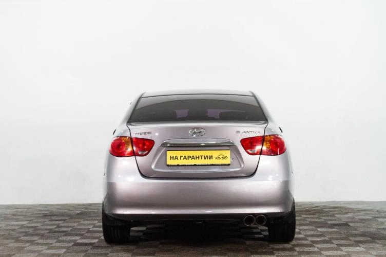 Hyundai Elantra 5 из 6