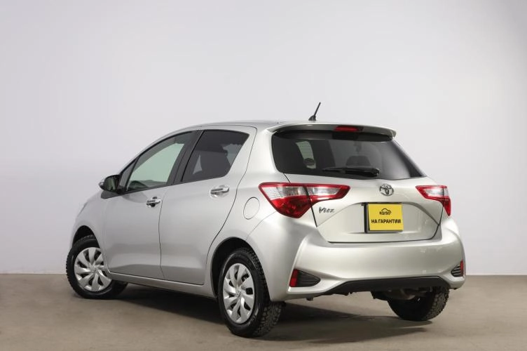 Toyota Vitz 4 из 6
