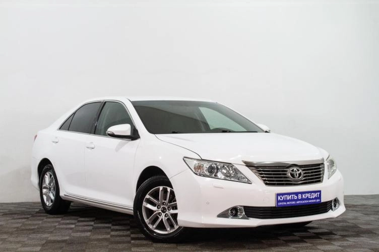 Toyota Camry 1 из 6