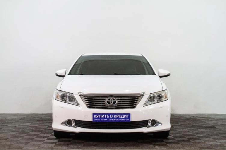 Toyota Camry 2 из 6