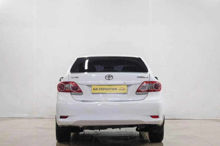 Toyota Corolla 5 из 6