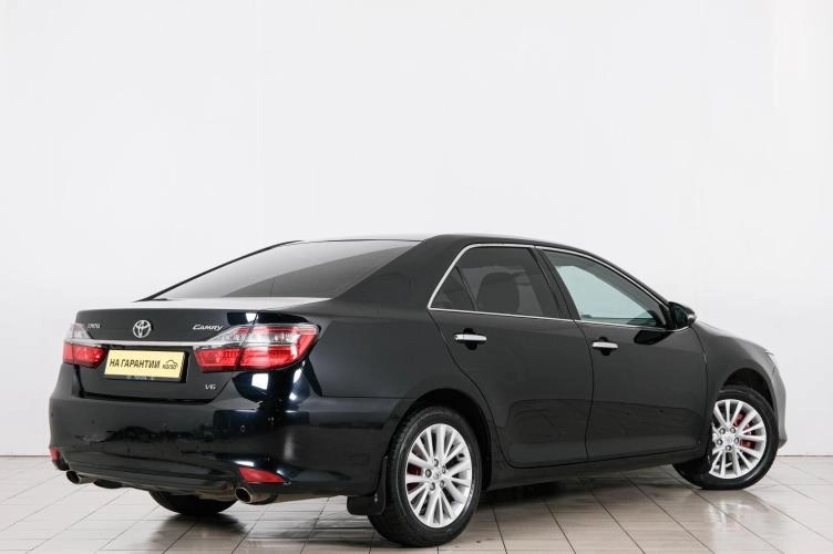 Toyota Camry 6 из 6