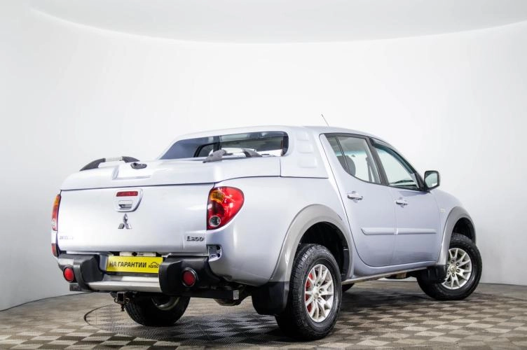 Mitsubishi L200 4 из 6